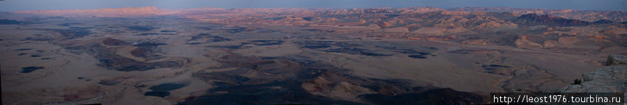 Панорама. В большем размере см. http://img-fotki.yandex.ru/get/4527/41848199.1b/0_88bdc_457199d_orig.jpg Мицпе-Рамон, Израиль