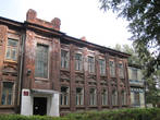 Библиотека-музей в краснокирпичном здании