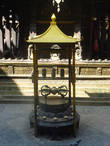 Патан. Храм Махавихар. Ваджра — один из основных символов тибетского буддизма. Священное оружие.