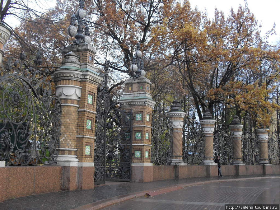 Золотой наряд Михайловского  сада Санкт-Петербург, Россия