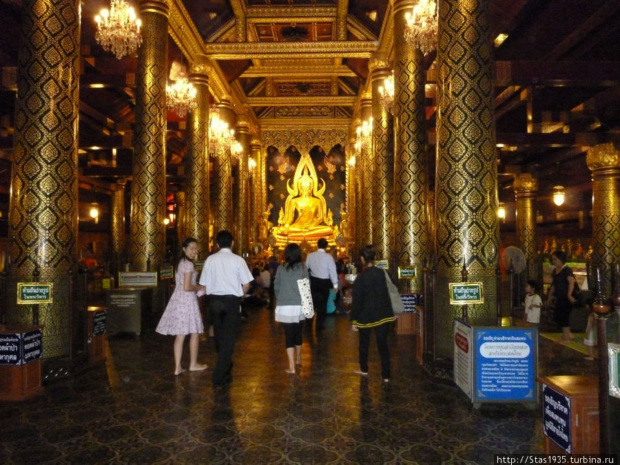 г.Питсанулок. Будда Пхра Будда Чинарет в храме Пхра Си Раттана Махатхат. Паттайя, Таиланд