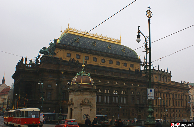 Народный театр — классическое здание Прага, Чехия