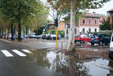Когда в Милане идет дождь, случается потоп.
