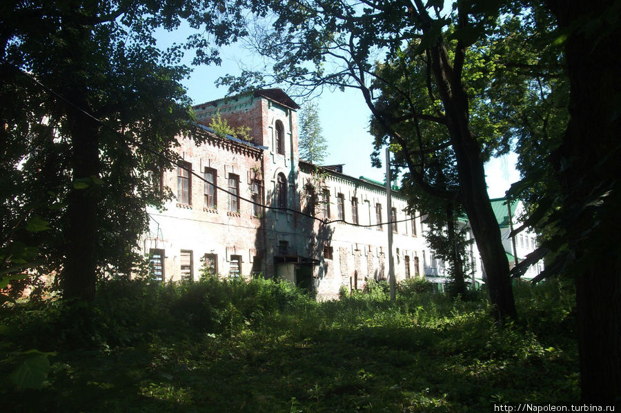 старые корпуса психбольницы Рязань, Россия