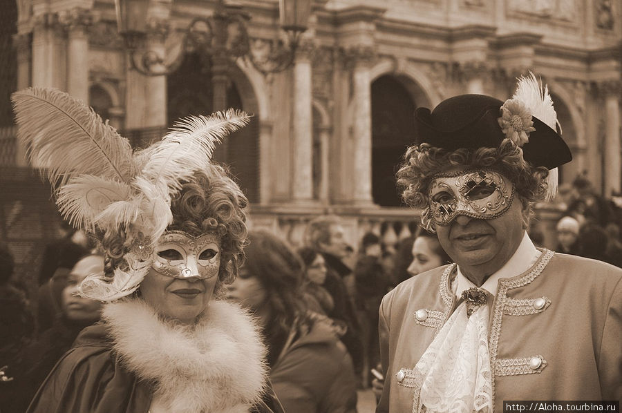 Все возрасты покорны карнавалу. Венеция, Италия