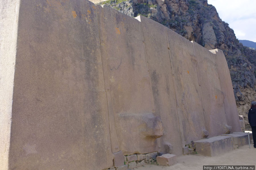 стена шести монолитов Ольянтайтамбо, Перу
