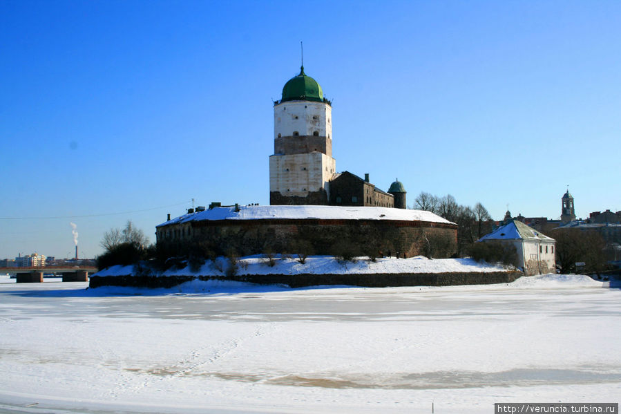 Вокруг средневековой башни Олафа Выборг, Россия