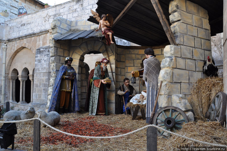 То, что восточные волхвы принесли дары к рождению Иисусу Христа-много раз спасало храм от разрушений и нашествий Вифлеем, Палестина