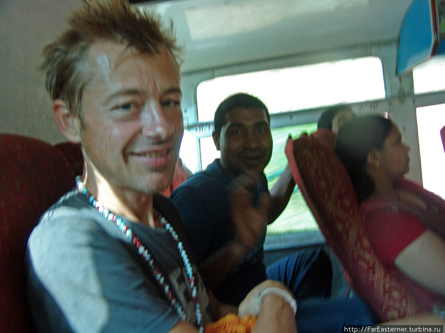 Маттиас с индийцем, с которым он познакомился в Риди Тансен, Непал
