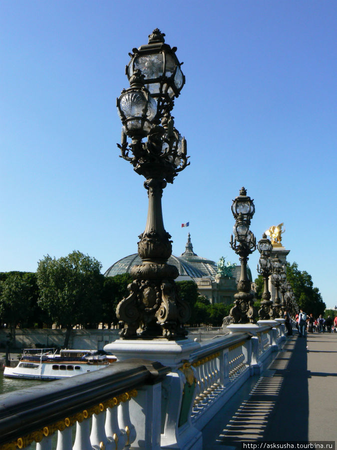 Фонари на мосту Алексанра ІІІ Париж, Франция