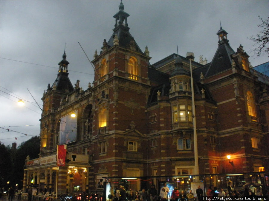И снова вокзал, сосредоточение жизни. Всего, что там произошло и не описать Амстердам, Нидерланды