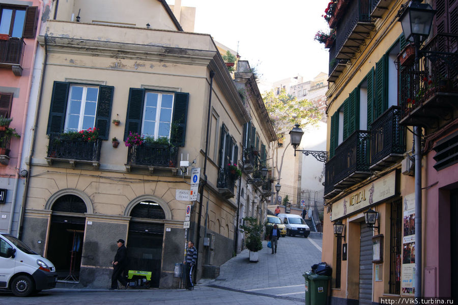 Центральная улица Кальяри, Италия