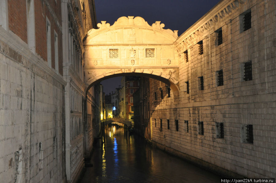 Мост вздохов перед рассветом. Венеция, Италия
