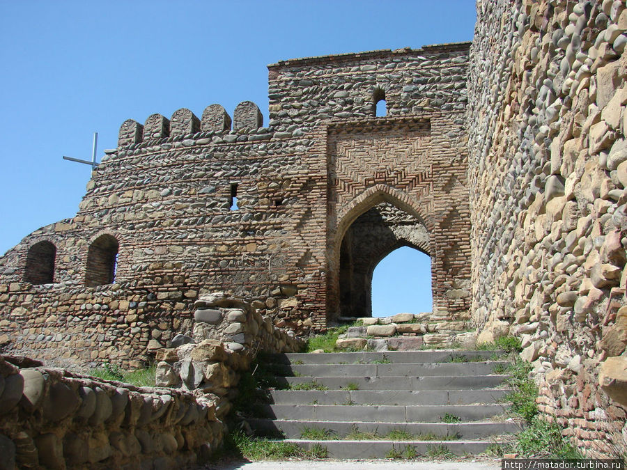 Парадный (он же единственный) вход в крепость Гори, Грузия