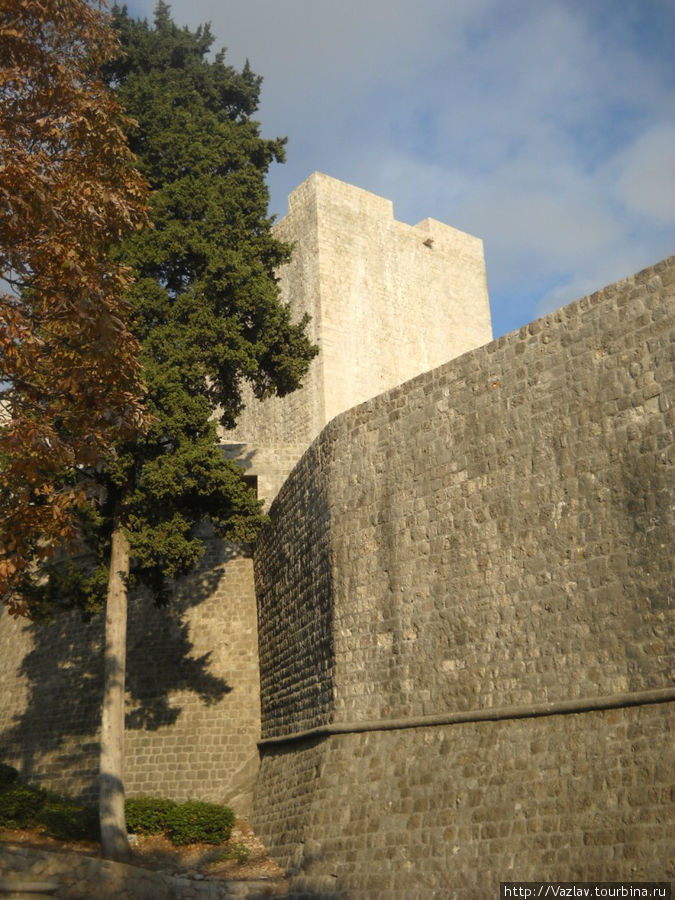 Крепость во всеоружии Дубровник, Хорватия