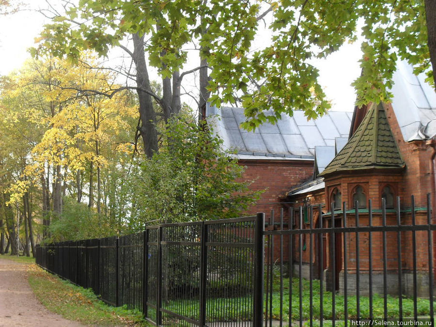 Осенний наряд Александрии Санкт-Петербург, Россия