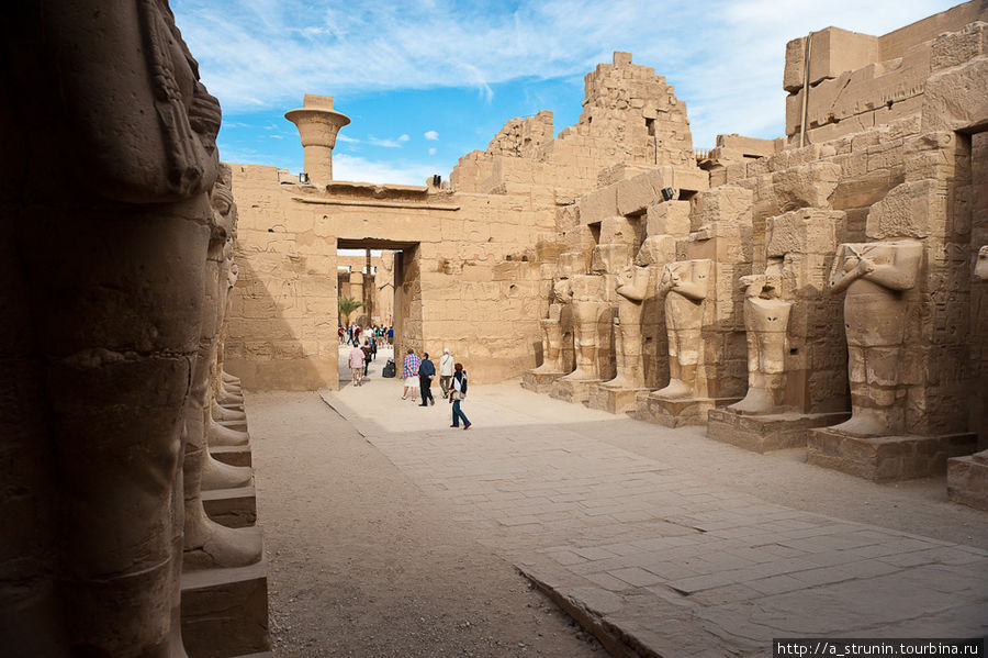 Луксор - путешествие туда и обратно Луксор, Египет