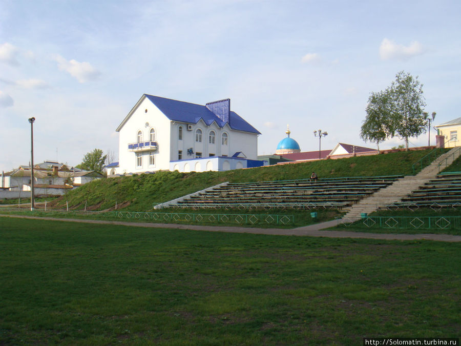 Стадион, кафе Айсберг Кромы, Россия