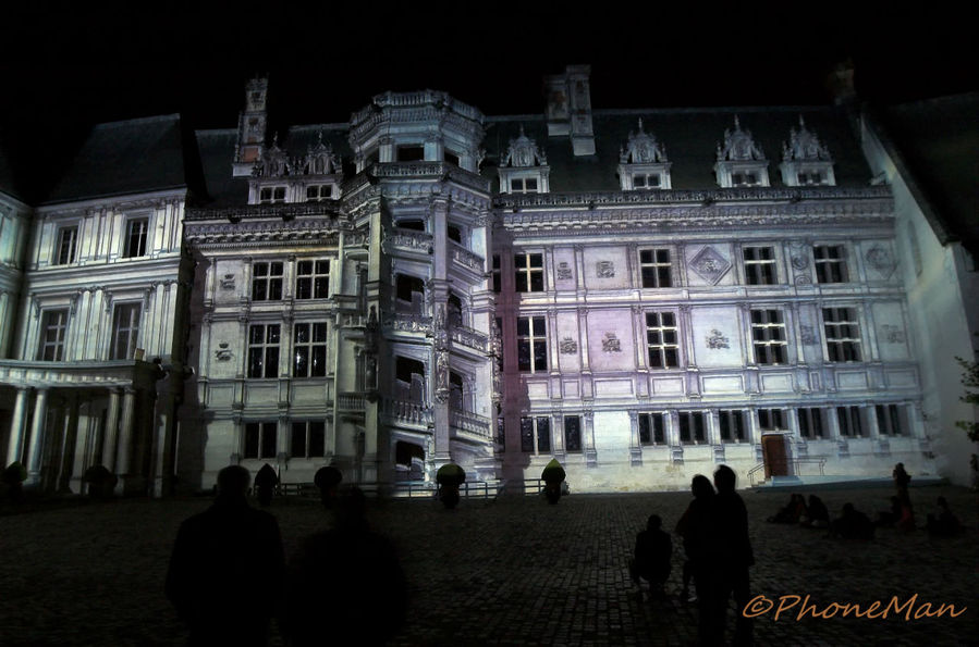 Замок Блуа: вечернее световое представление Блуа, Франция