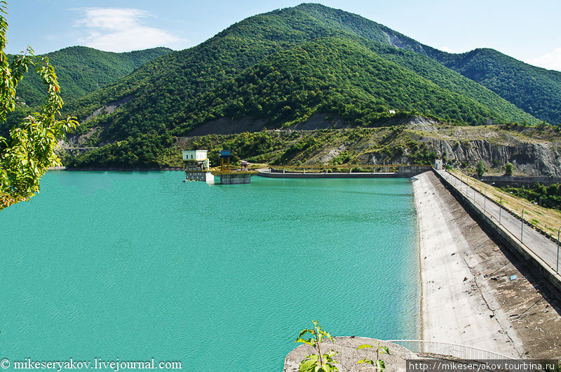 В 2007 году грузины продали гидроэлектростанцию швейцарской компании «Multiplex Solutions”. Степанцминда, Грузия