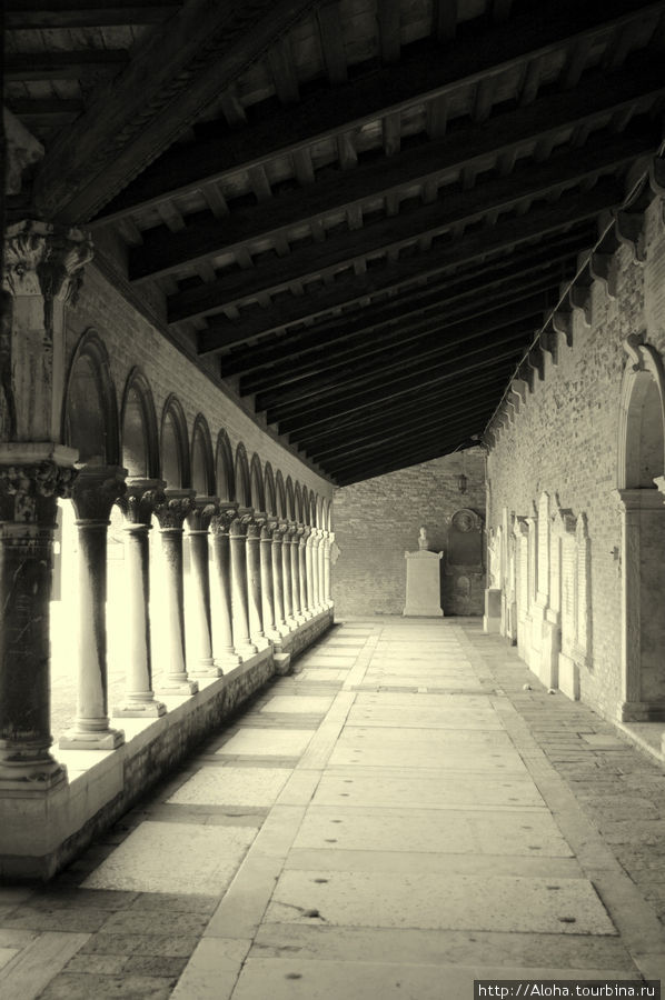 В монастыре. Венеция, Италия