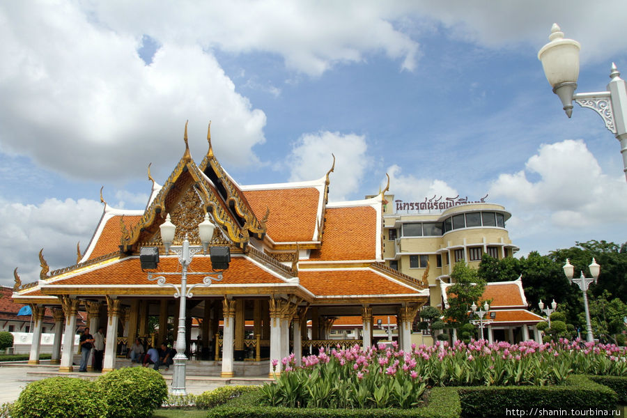 Ратчадамноен Кланг авеню Бангкок, Таиланд