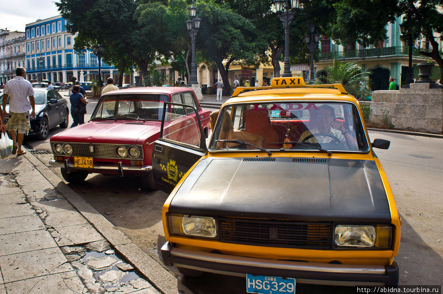 Авто-антиквариат на дорогах Кубы Куба