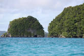 Из многих десятков таких островков в основном и состоит архипелаг Палау