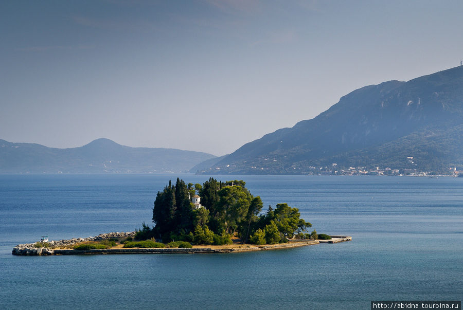 Местечко Канони на острове Корфу Канони, остров Корфу, Греция