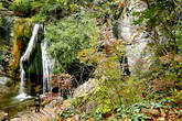 Название водопада Джур-Джур, считающегося самым мощным водопадом в Крыму, имеет армянские корни и переводится как «вода-вода»