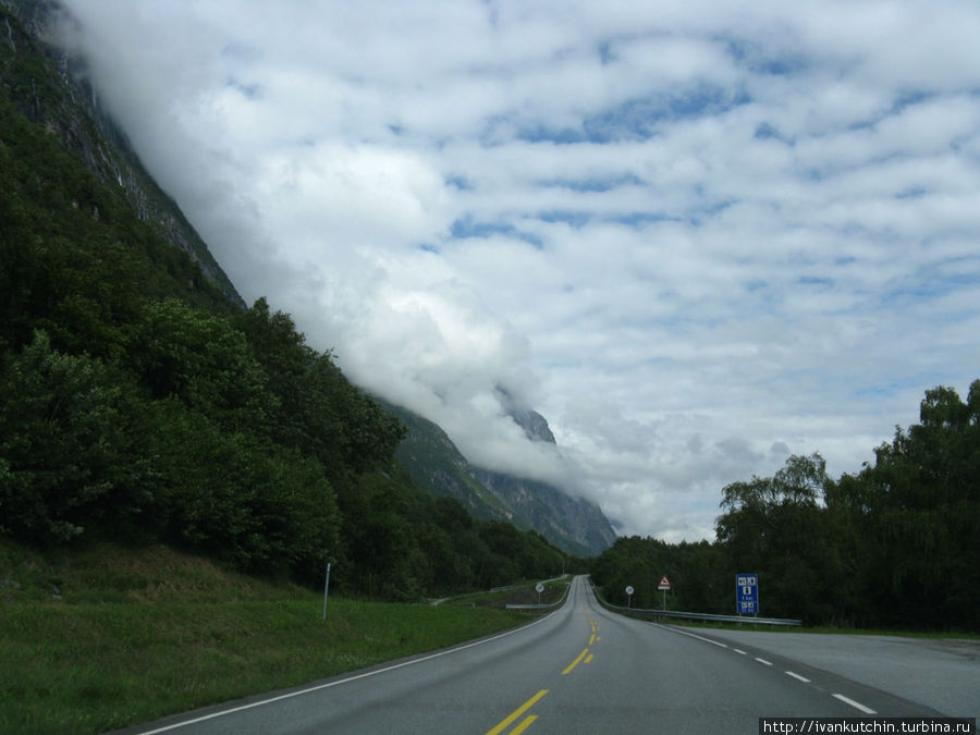Дорога далее, в туманные дали Норвегии Ондалснес, Норвегия