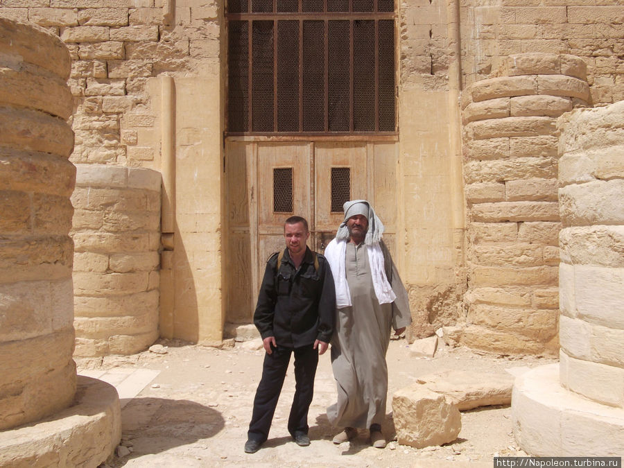 Врата храма Собека Эль-Файюм, Египет