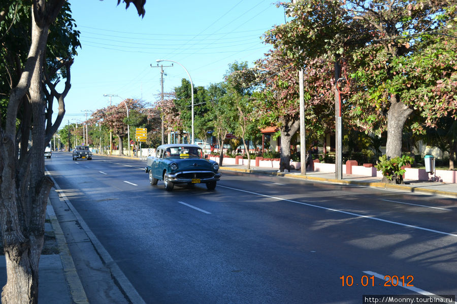 Главная улица Варадеро, Куба