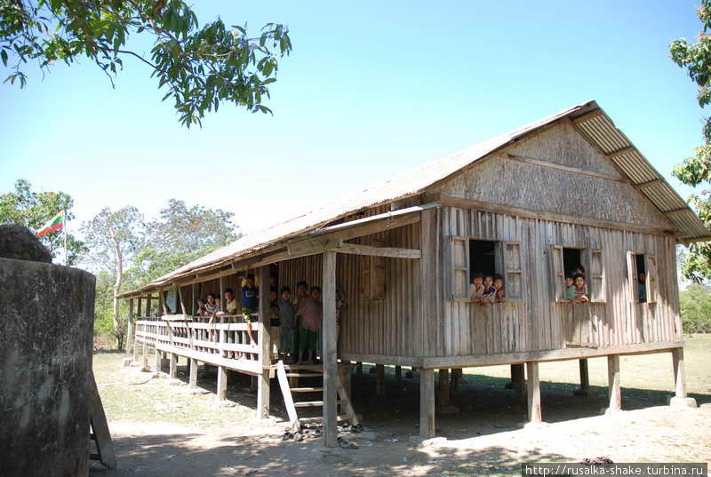 Это школа Таунджи, Мьянма