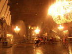 Каплица Св. Кинги, глубина — 101 метр под землей 
Дух захватывает, когда сверху открывается взору это великолепие из соли