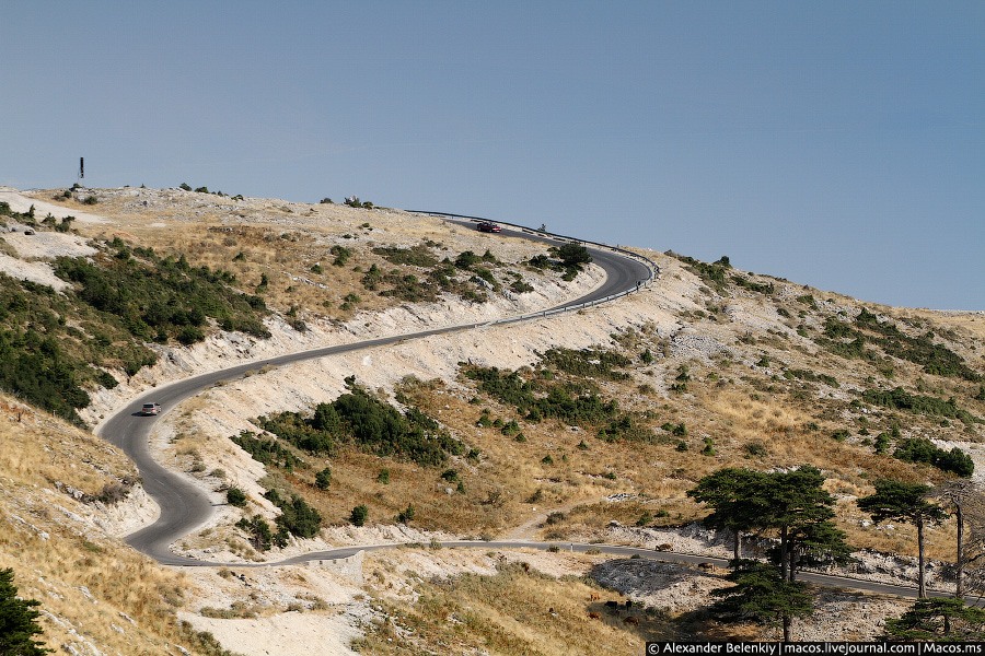 Итальянцы построили хорошие, безопасные дороги. Албания
