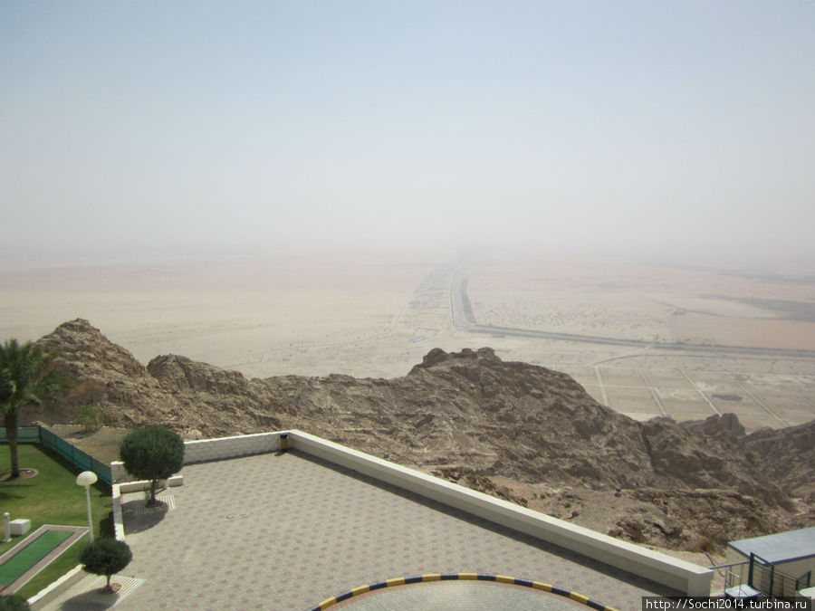 Там внизу пустыни Омана ОАЭ