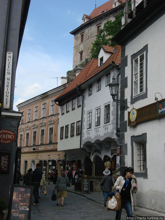 По-домашнему уютные и тихие улочки (в отсутствии туристов) Чешский Крумлов, Чехия