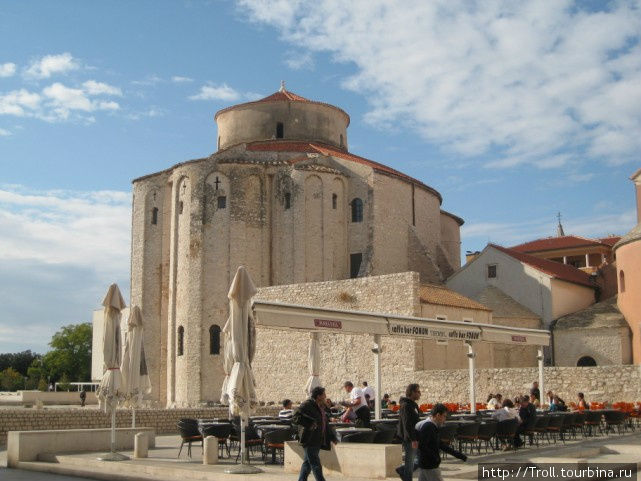 Церковь, сочетающая в себе чуть ли не четыре разных стиля Задар, Хорватия