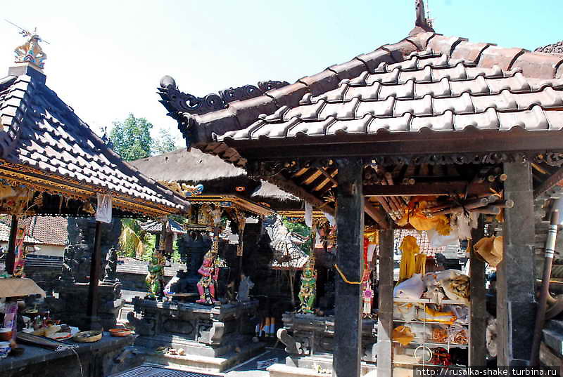 Бали — центр земли Мендойо, Индонезия