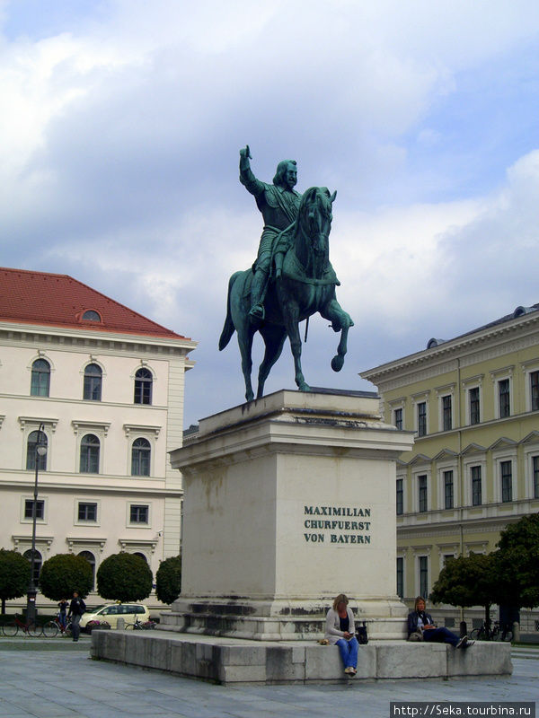Памятник курфюрсту Максимилиану Мюнхен, Германия