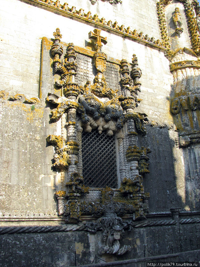 Жемчужина крепости — окно в стиле мануэлино. Томар, Португалия