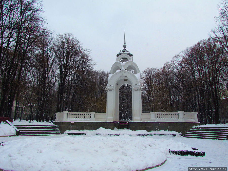 Стеклянная струя зимой Харьков, Украина