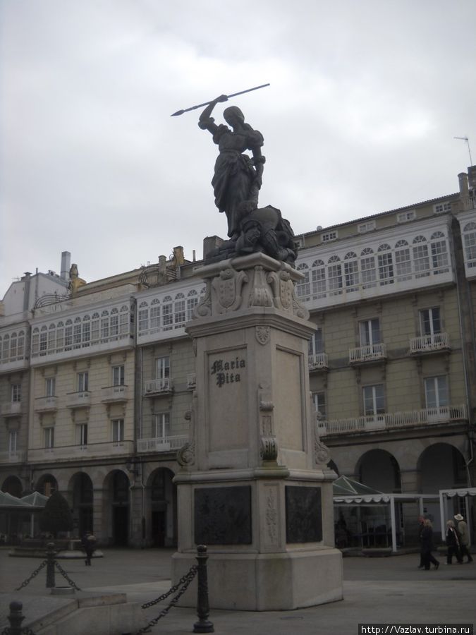 Памятник на площади Ла-Корунья, Испания