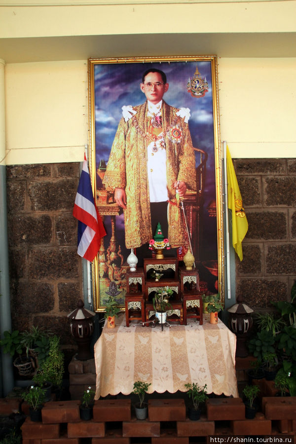 Непременный портрет короля Лоп-Бури, Таиланд