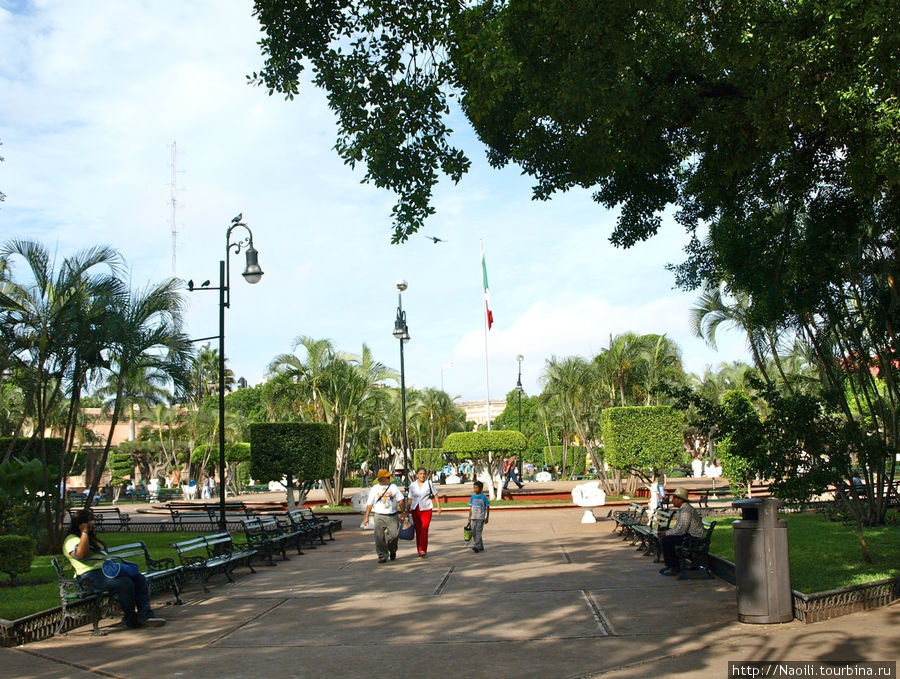 Главная площадь Мериды и Дом Монтехо Развратника Мерида, Мексика