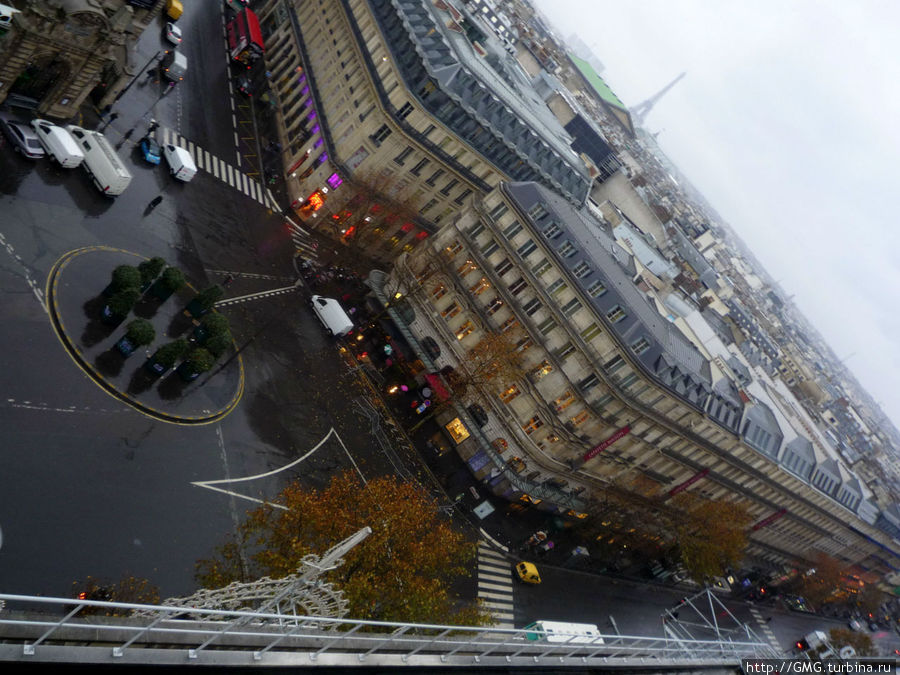 Взгляд с высоты галереи Лафайет Париж, Франция