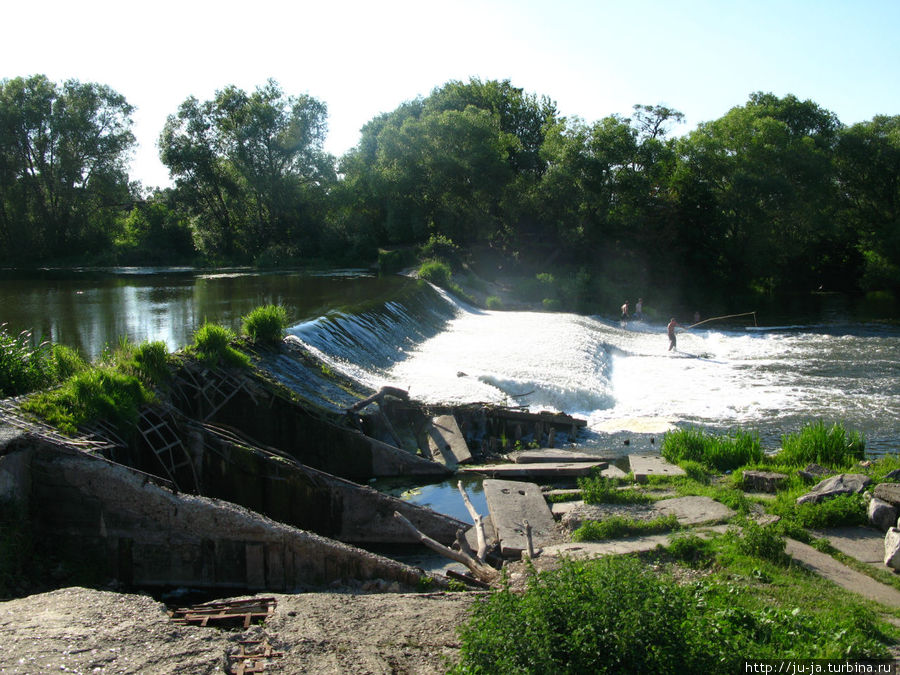 Плотина на реке Осётр Зарайск, Россия