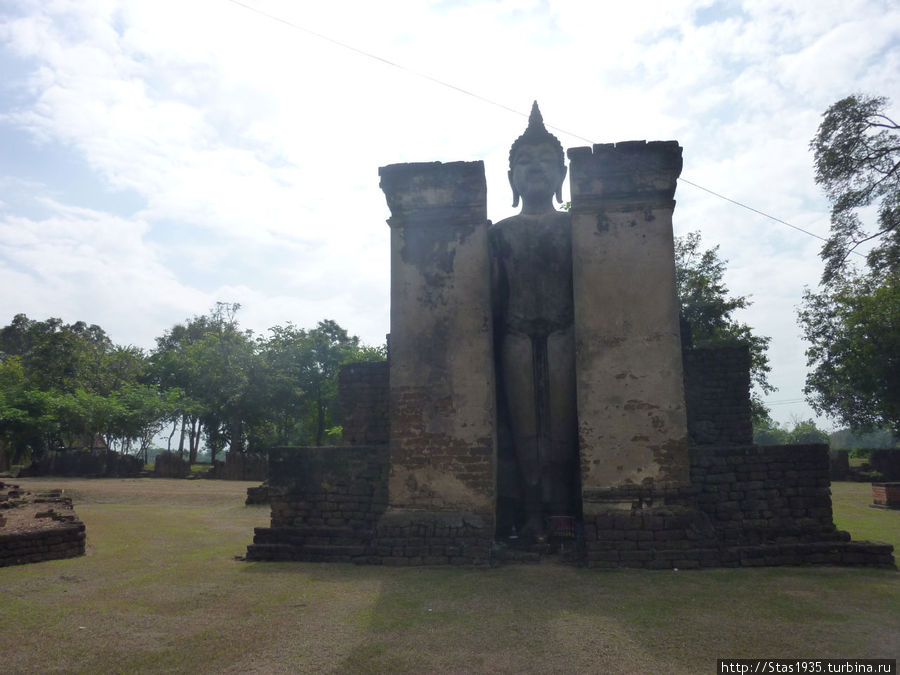 Си Сатчаналай. Храм Wat Phra Si Rattana Mahathat Chaliand. Таиланд