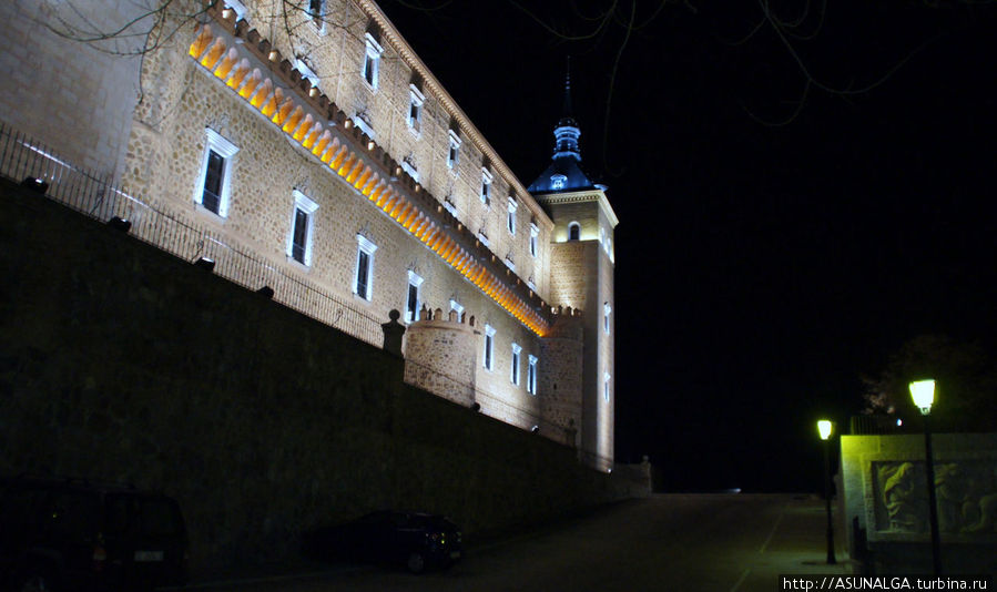монумент победы.замок Алькасар Толедо, Испания